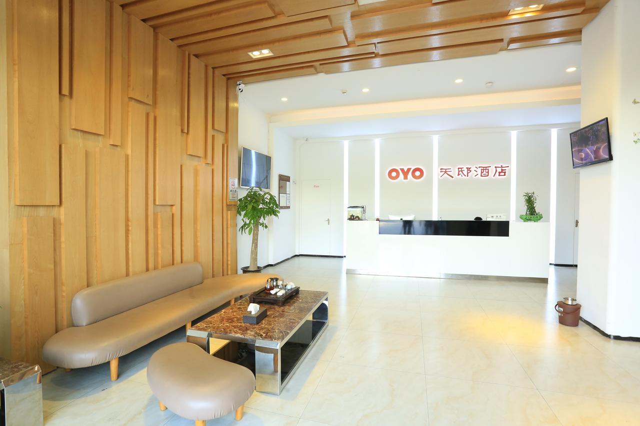 Oyo8001 Tiandi Hotel Shenzhen Esterno foto