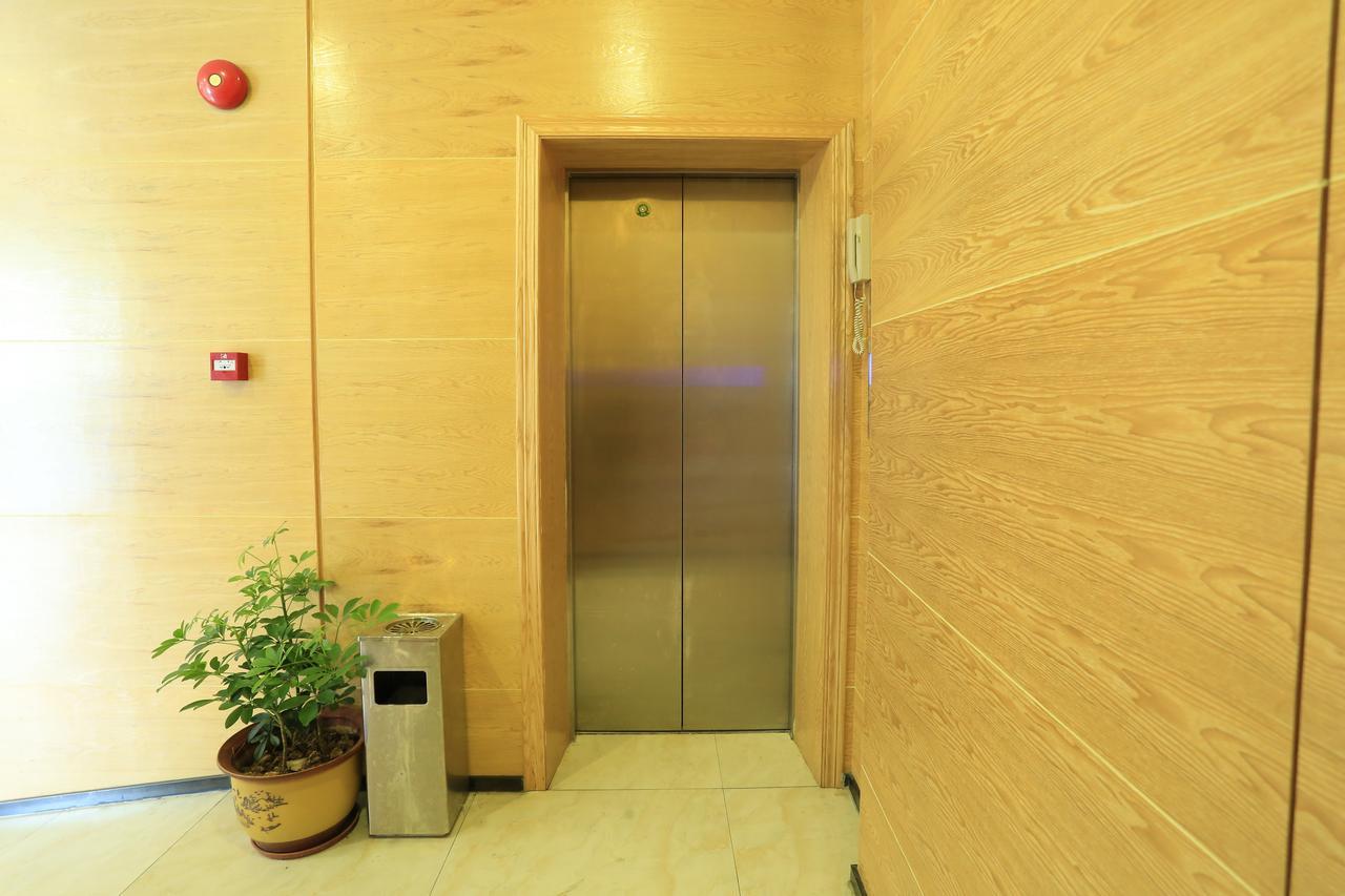 Oyo8001 Tiandi Hotel Shenzhen Esterno foto