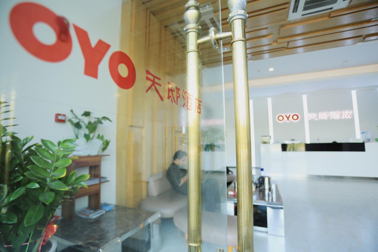 Oyo8001 Tiandi Hotel Shenzhen Esterno foto