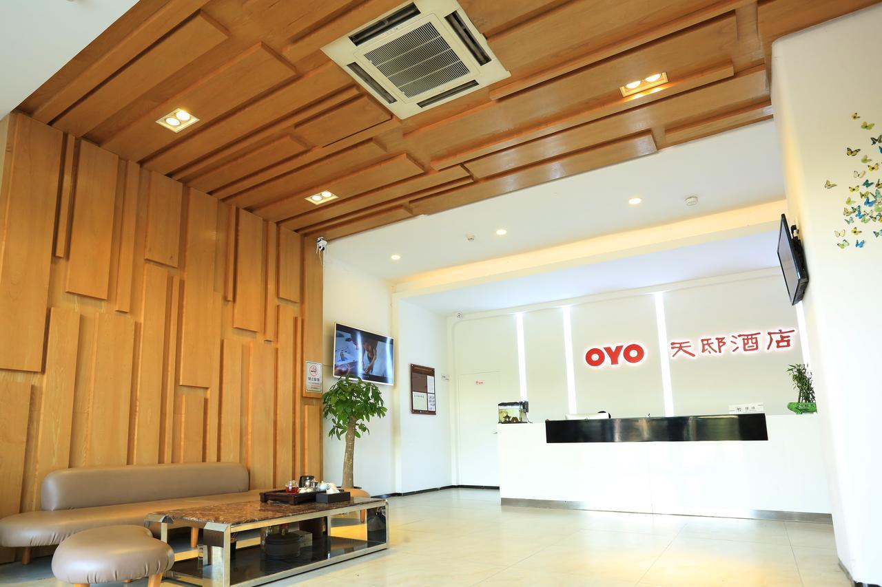 Oyo8001 Tiandi Hotel Shenzhen Esterno foto